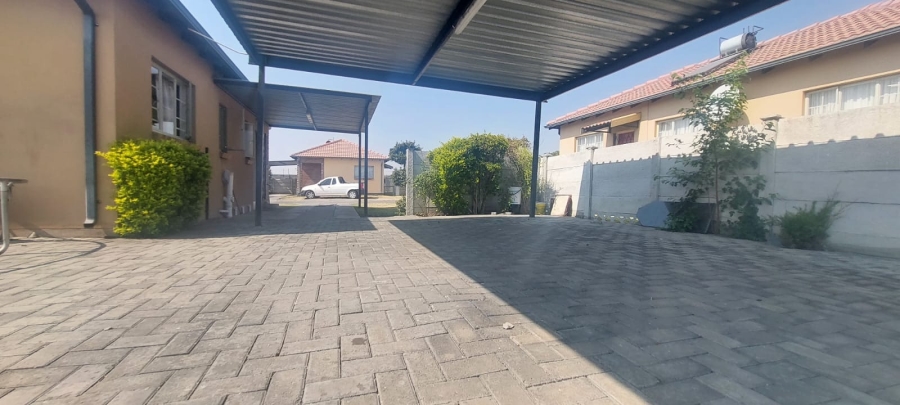 3 Bedroom Property for Sale in Waterkloof East North West